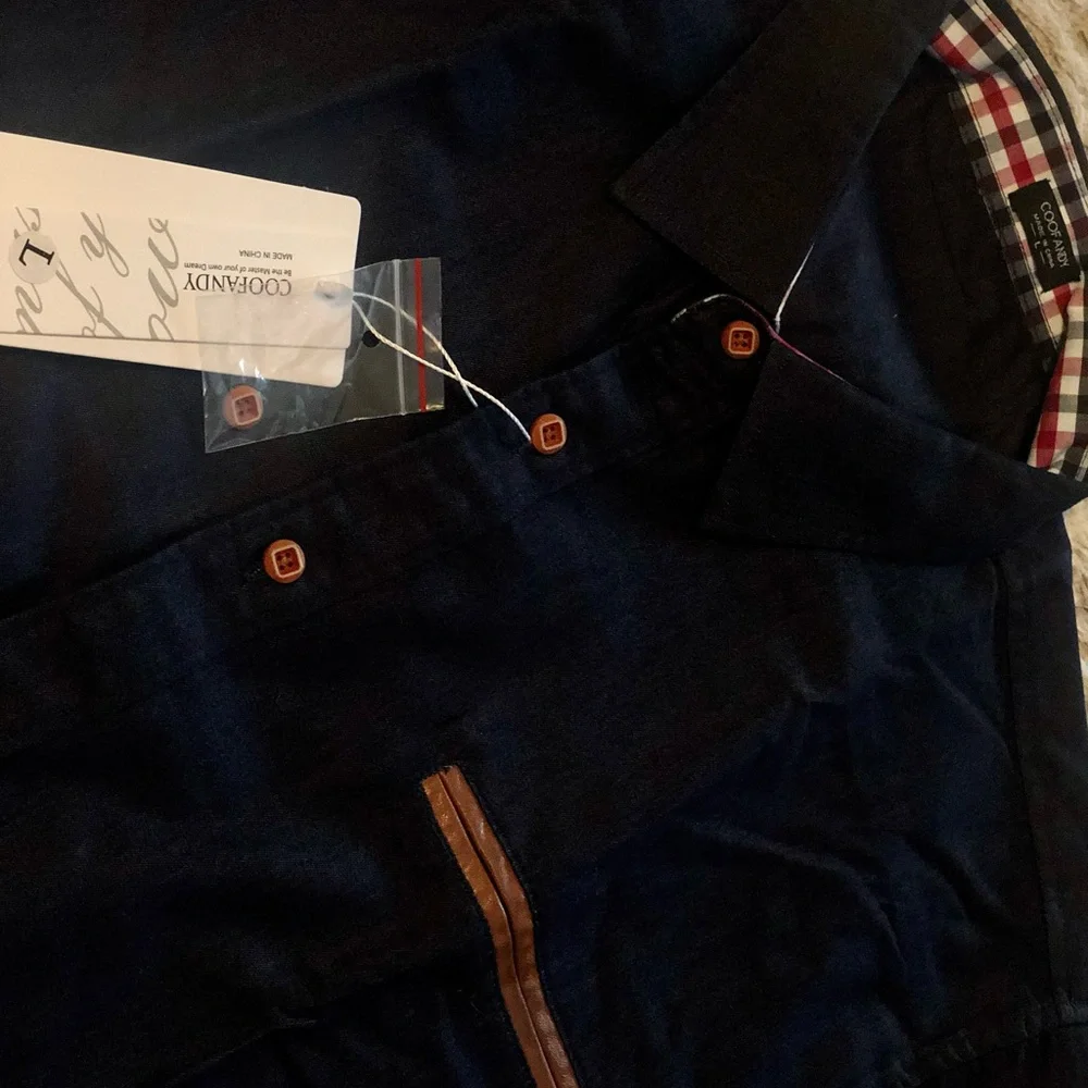 Men’s Button Up - Picture 3 of 3